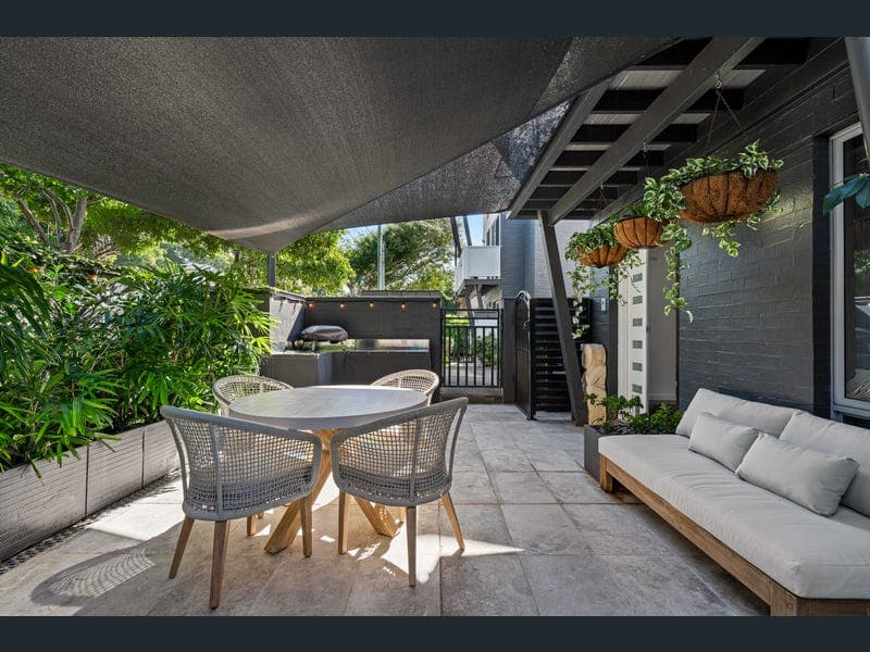 2/170 Kingsley Terrace, Manly — photo 1 of 5