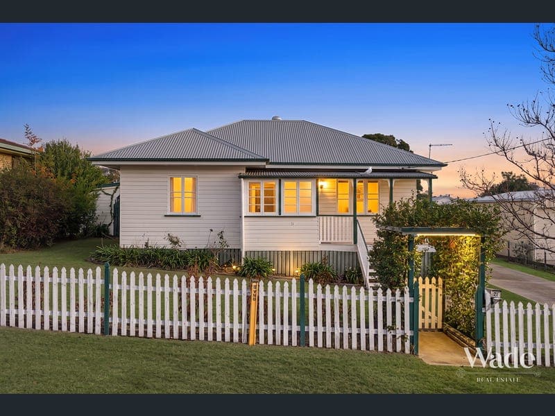 31 Clarke Street, Warwick — photo 1 of 5