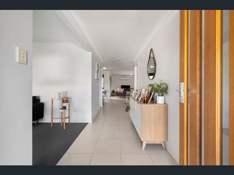 7 Dandalup Avenue, Ormeau Hills — photo 1 of 5