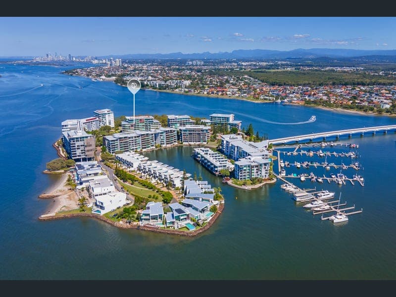 29502 Ephraim Island Parade, Paradise Point — photo 1 of 5