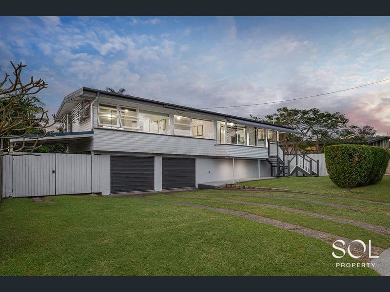 19 Dibbil Street, Chermside West — photo 1 of 5