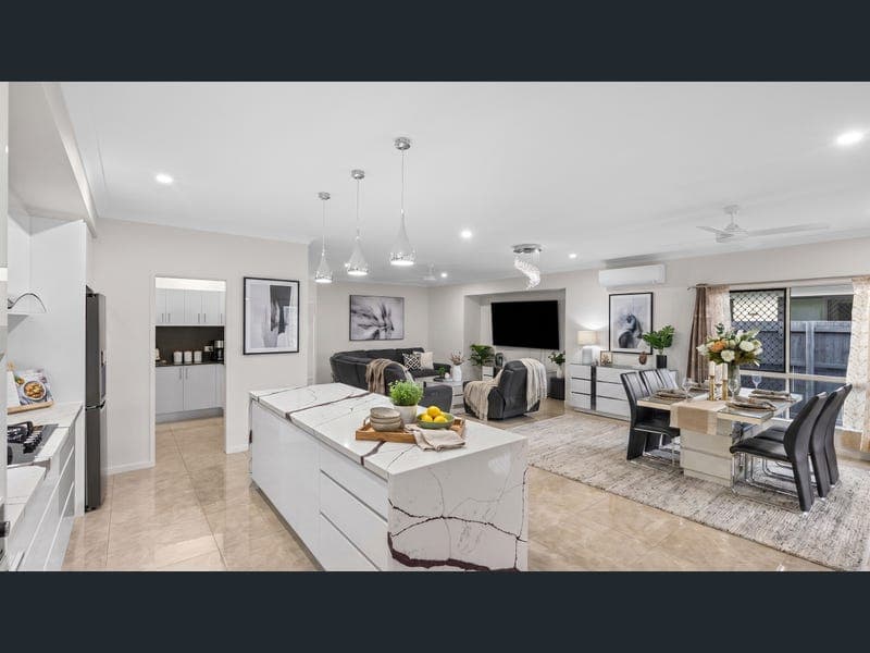 33 Gilberton Gate, Smithfield — photo 1 of 5