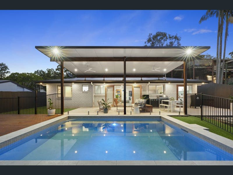 9 Jabiluka Drive, Highland Park — photo 1 of 5