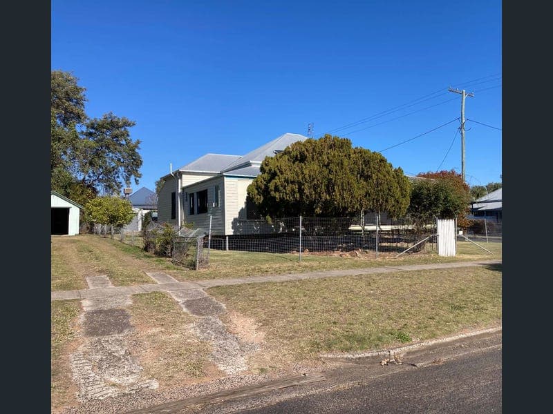 8 Bell Street, Chinchilla — photo 1 of 5