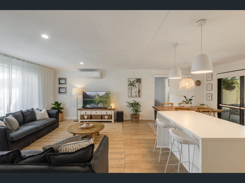 82 Jennifer Crescent, Darling Heights — photo 1 of 5
