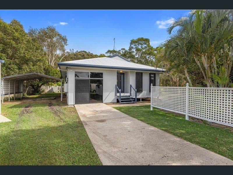 6 Duke Court, Cooloola Cove — photo 1 of 5