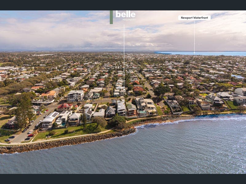 43 Prince Edward Parade, Redcliffe — photo 1 of 5