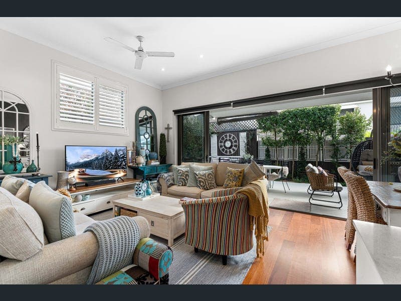 6 Grandis Close, Wakerley — photo 1 of 5