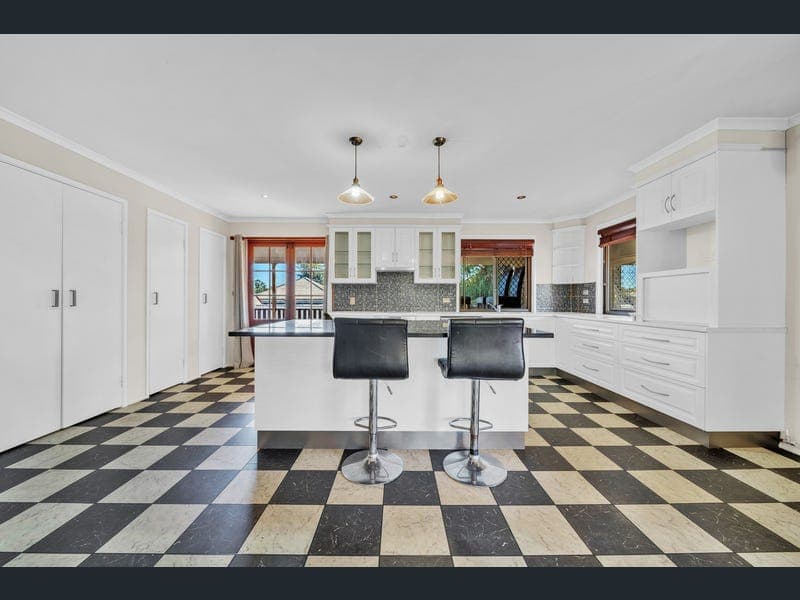 80 Retro Street, Emerald — photo 1 of 5