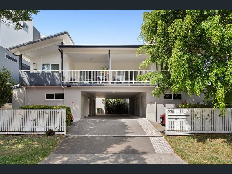 2/590 Sherwood Road — photo 1 of 5