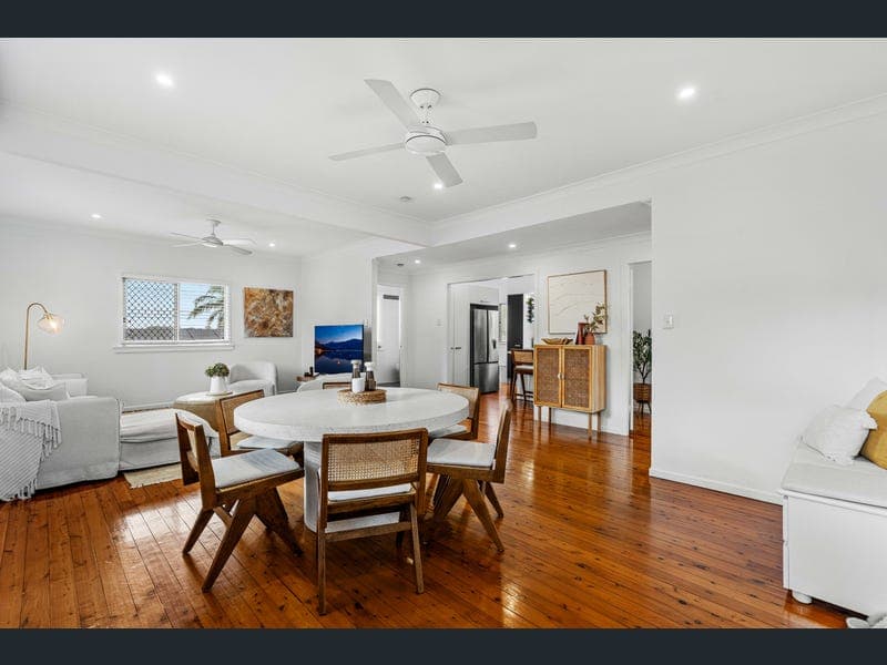 69 Sibley Road, Wynnum West — photo 1 of 5