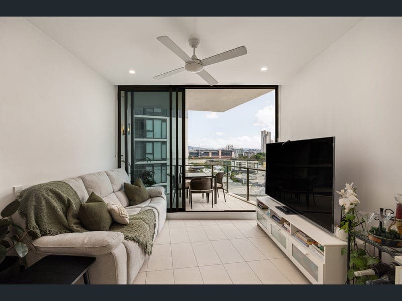 31309/24 Stratton Street, Newstead — photo 1 of 5