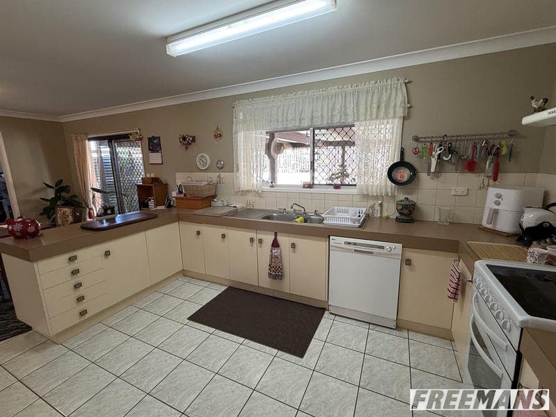 14 Normanby Street, Nanango — photo 1 of 5