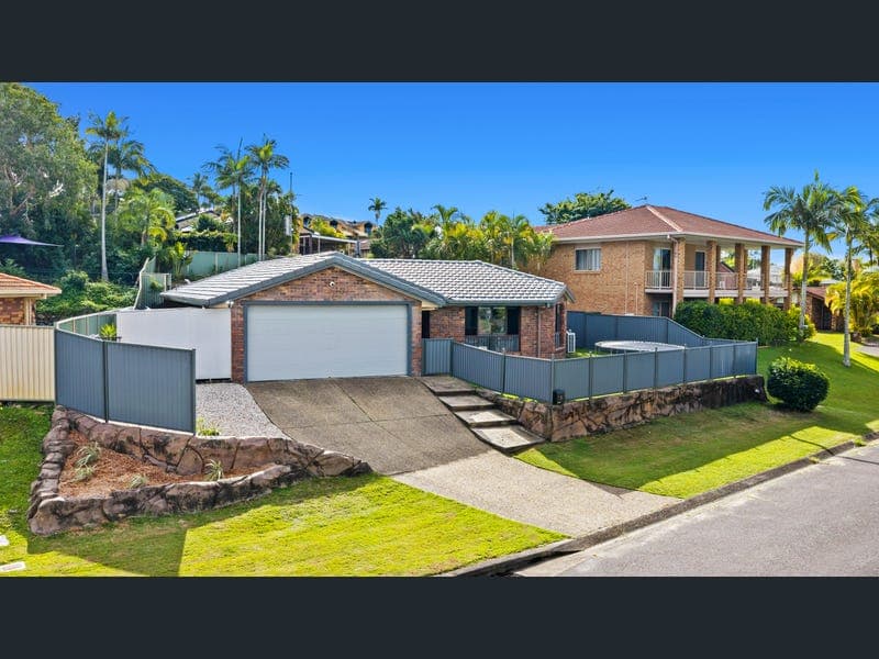 8 Perth Square, Highland Park — photo 1 of 5
