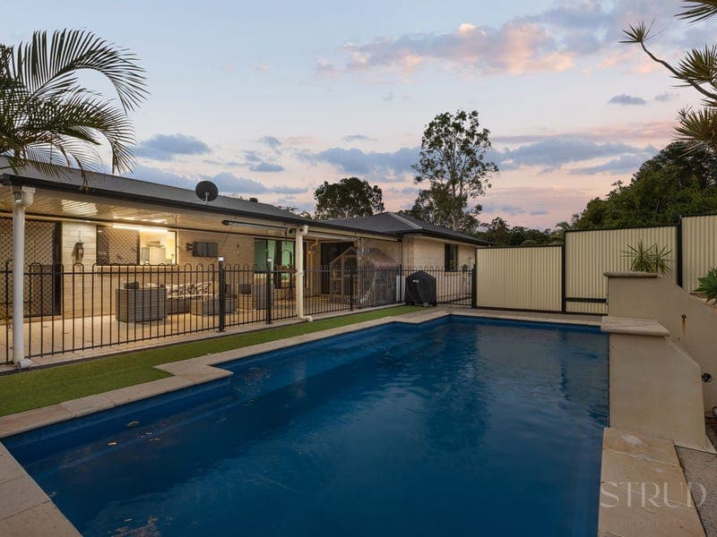 2-4 Kangaroo Close, Greenbank — photo 1 of 5