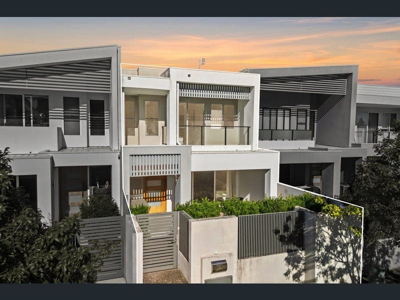 4 Evergreen View, Robina — photo 1 of 5