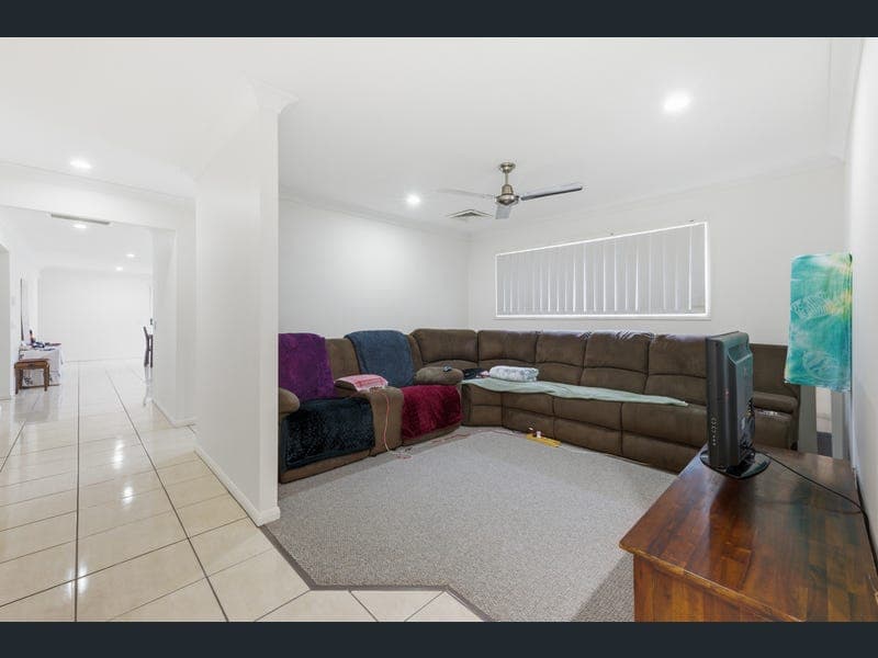 26a Newport Parade, Blacks Beach — photo 1 of 5