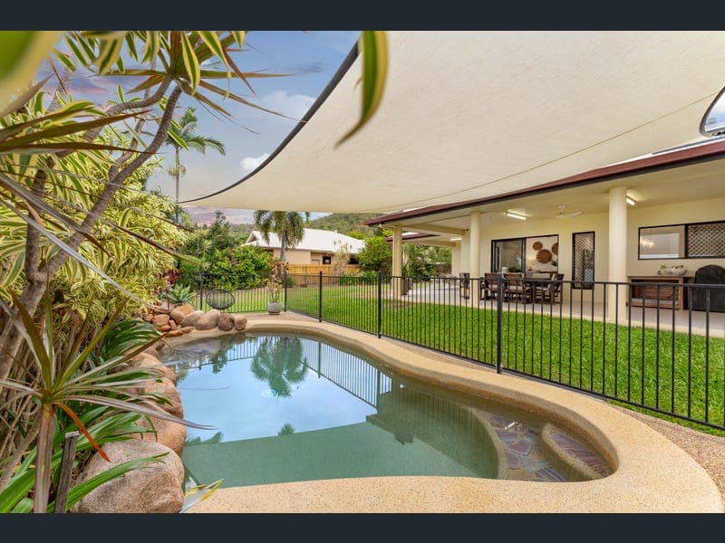 9 Perisher Court, Mount Louisa — photo 1 of 5