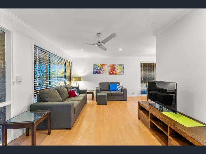 12 Woodlands Avenue, Petrie — photo 1 of 5