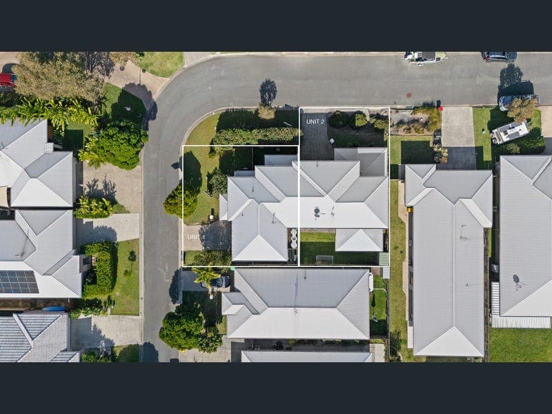 1/10 Sky Street, Caloundra West — photo 1 of 5