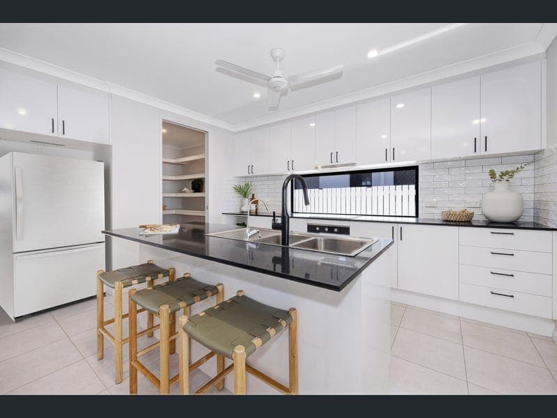 8 Riverlily Circuit, Bohle Plains — photo 1 of 5