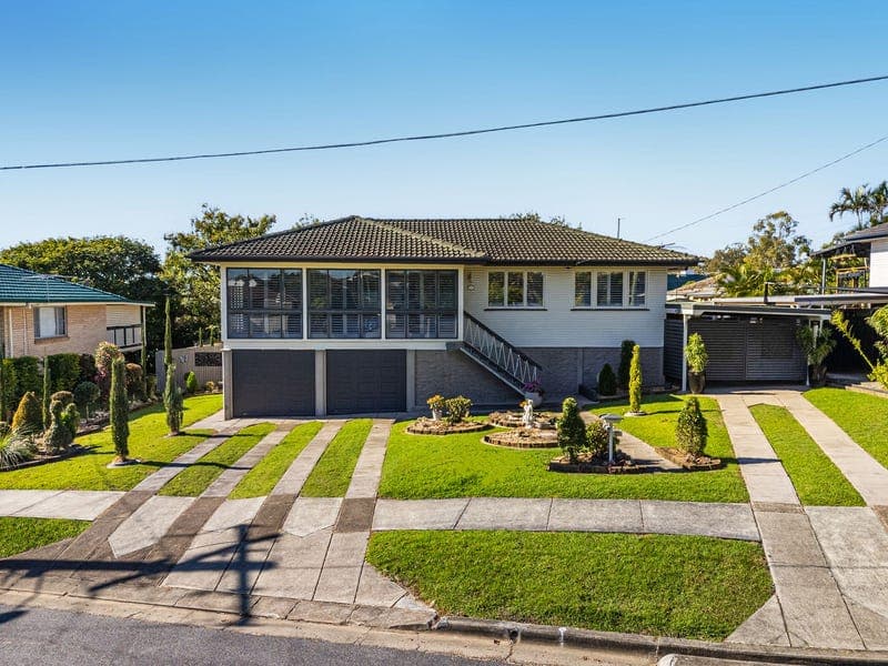 31 Ludwick Street, Cannon Hill — photo 1 of 5