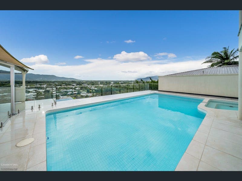 58 Koppen Terrace, Mooroobool — photo 1 of 5
