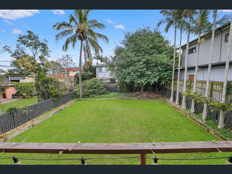 90 Dickenson Street, Carina — photo 1 of 5