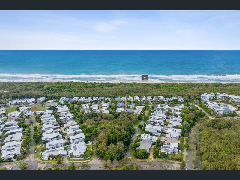 4 Boardrider Crescent, Mount Coolum — photo 1 of 5