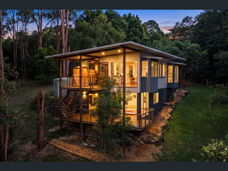 6 Tallowood Terrace, Currumbin Valley — photo 1 of 5