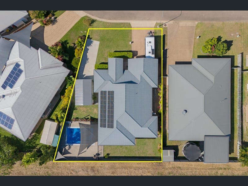 22 Cardillah Avenue, Bohle Plains — photo 1 of 5