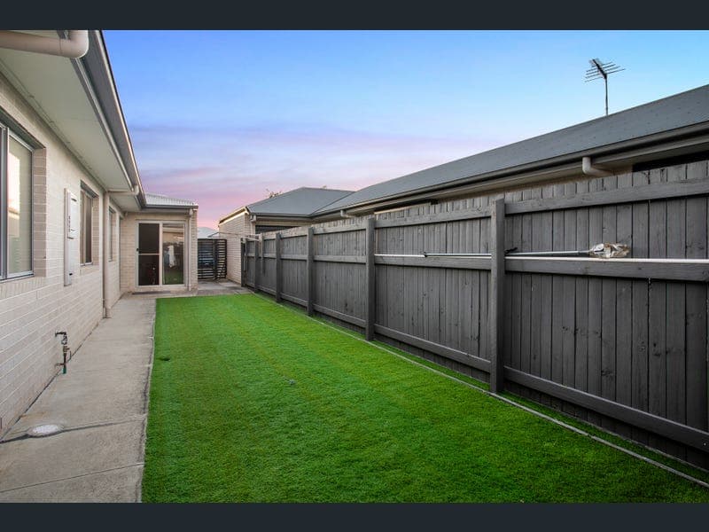 23 Meadows Boulevard, Strathpine — photo 1 of 5