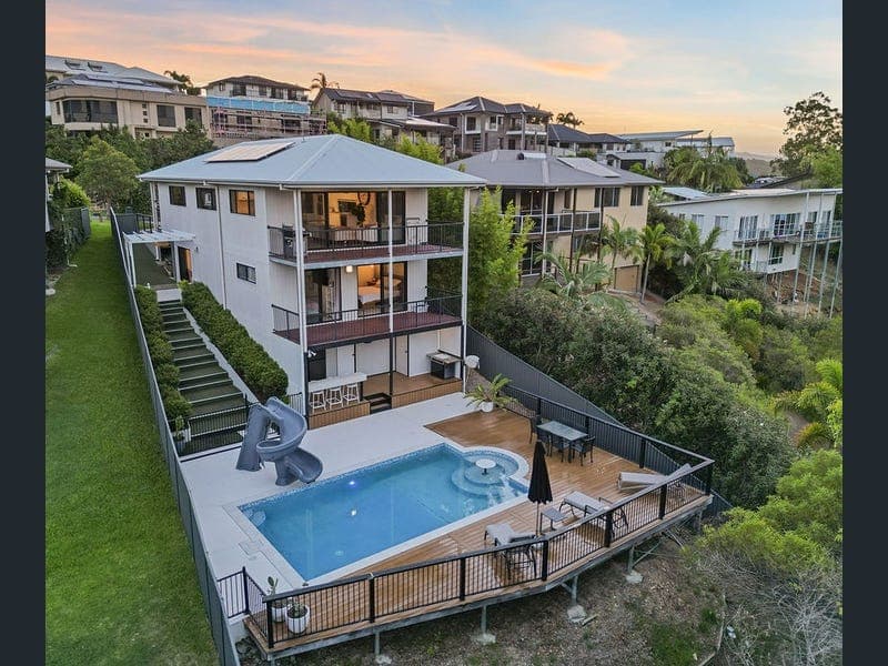 43 Sky Royal Terrace, Burleigh Heads — photo 1 of 5