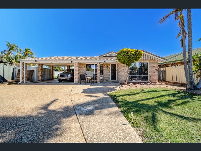 4 Kurrajong Close, Emerald — photo 1 of 5