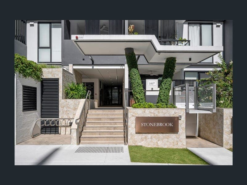 1212/10 Flora Street, Stones Corner — photo 1 of 5