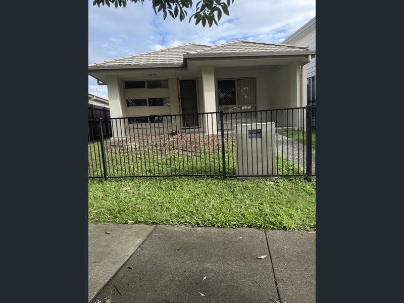 20 Carnarvon Court, Pimpama — photo 1 of 5