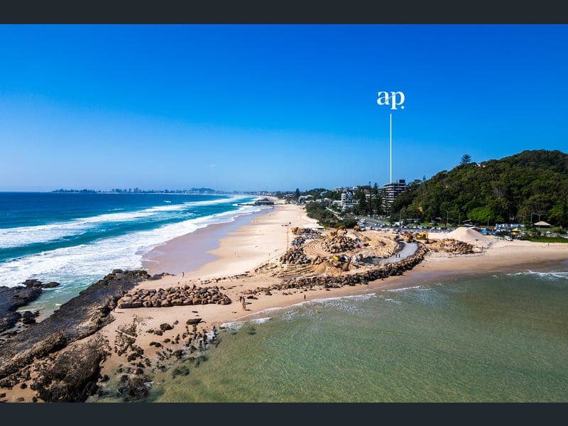 2/828 Pacific Parade, Currumbin — photo 1 of 5
