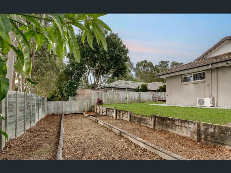 1 Waterhousia Crescent, Brookwater — photo 1 of 5