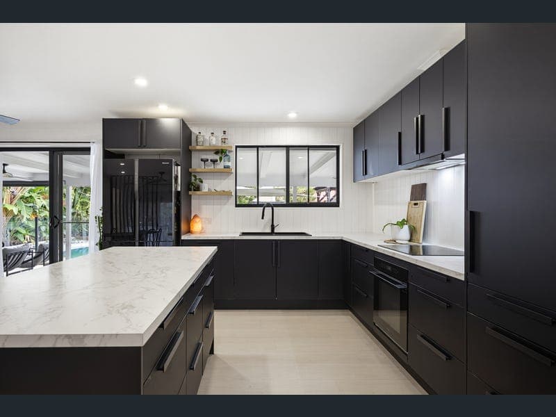12 Naroon Crescent, Wurtulla — photo 1 of 5