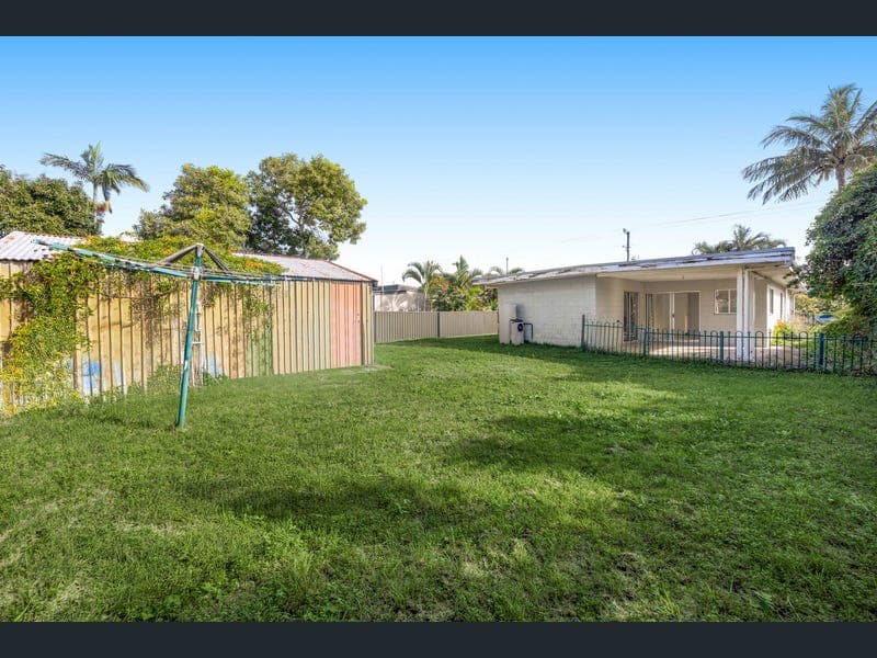 91 Westminster Avenue, Golden Beach — photo 1 of 5