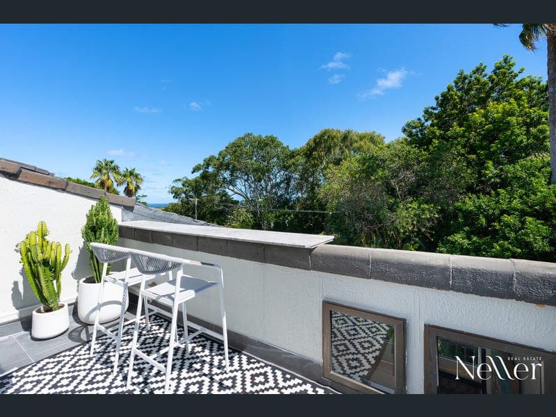 2/6 Ray Street, Sunshine Beach — photo 1 of 5