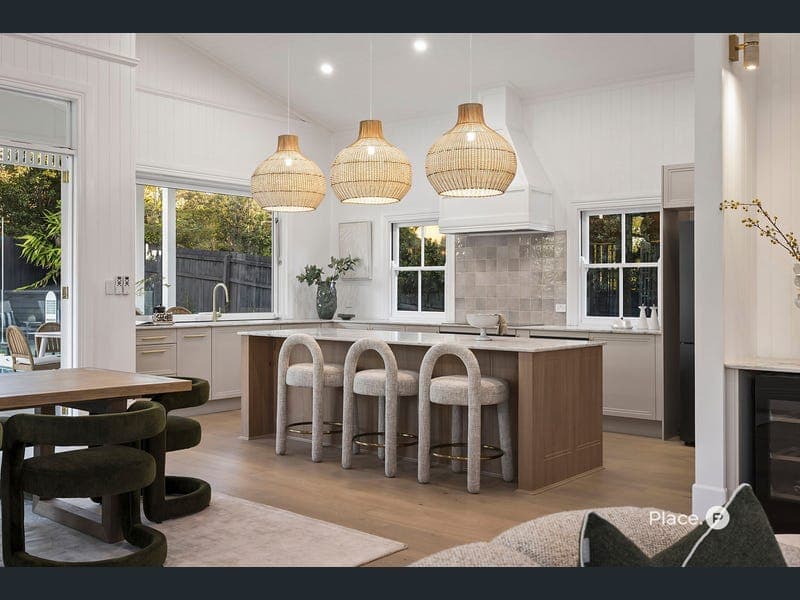 14 Kelvin Street, Wavell Heights — photo 1 of 5