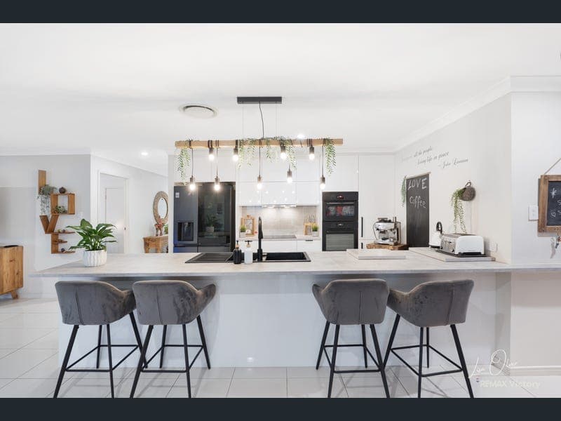 15 Schipper Court, Caboolture — photo 1 of 5