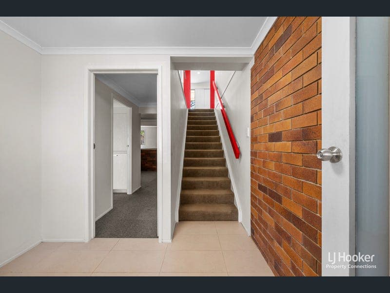 33 Denver Road, Carseldine — photo 1 of 5