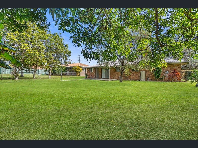 27 Gandarra Street, Capalaba — photo 1 of 5