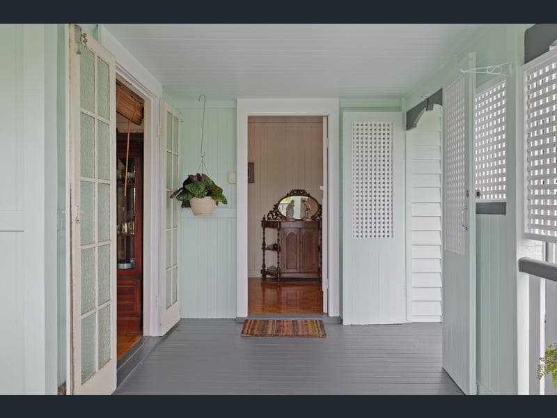 19 Beaconsfield Terrace, Gordon Park — photo 1 of 5