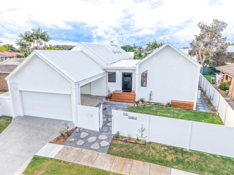 13 Tattler Way, Burleigh Waters — photo 1 of 5