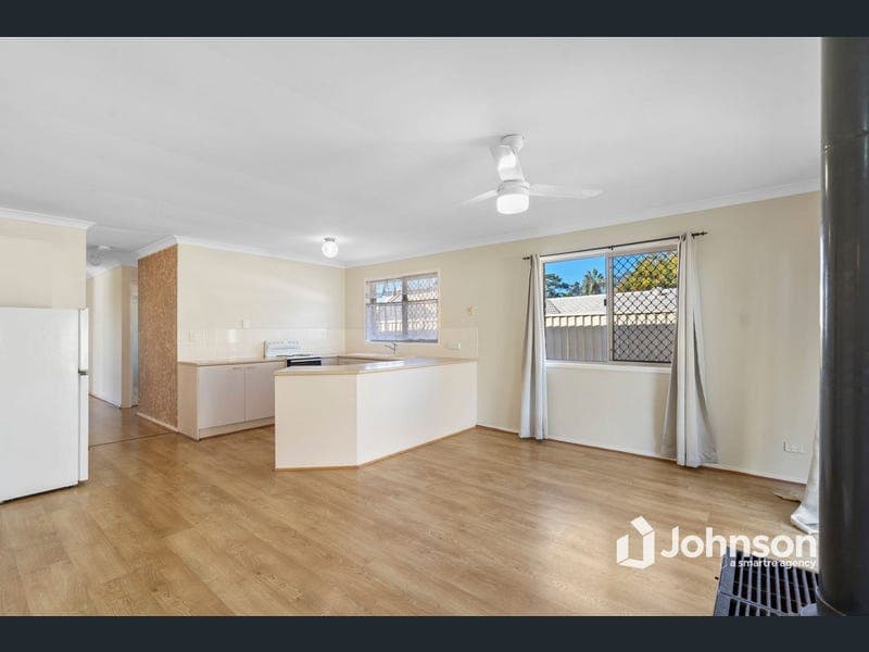 69 Mortlake Crescent, Boronia Heights — photo 1 of 5