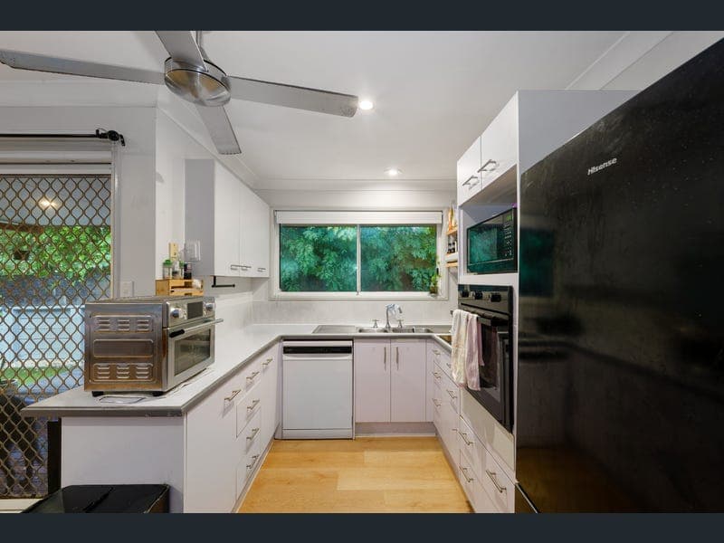 74/97 Edmund Rice Drive, Southport — photo 1 of 5