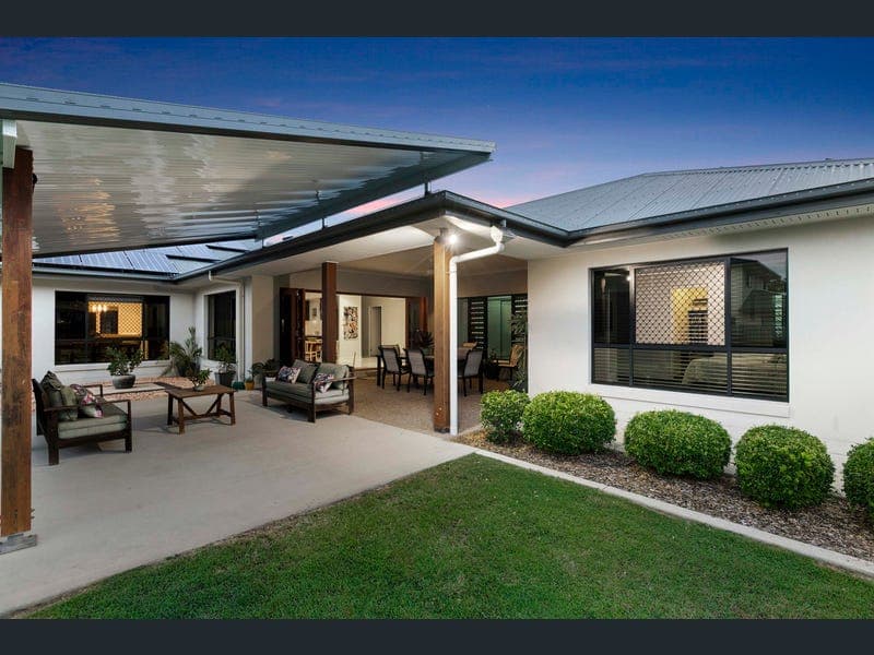 22 Pinehurst Drive, Wondunna — photo 1 of 5